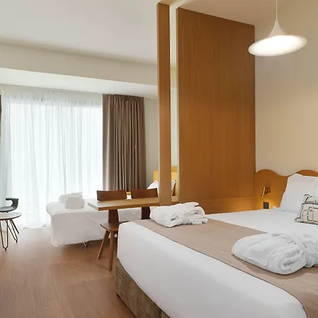 Alinea Market Agora Square 4* リマソール