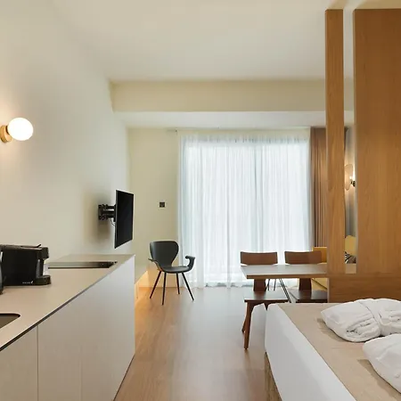 Alinea Market Agora Square 4* Limassol