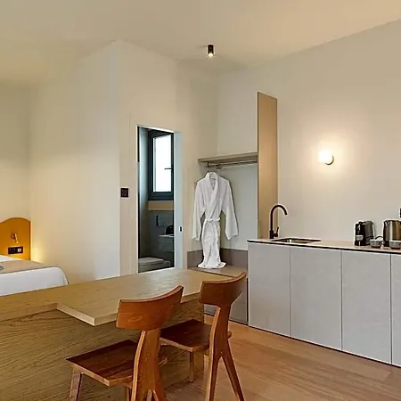 Ξενοδοχείο με διαμερίσματα Alinea Market Agora Square 4*
