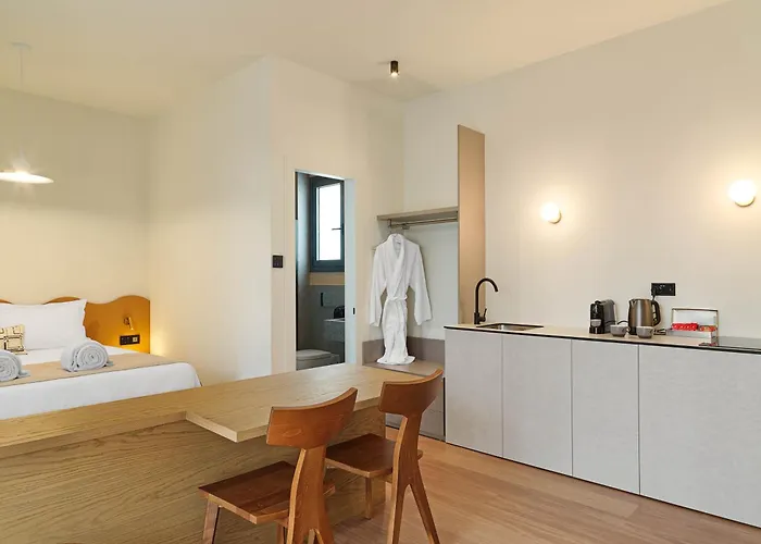 Alinea Market Agora Square 레메소스