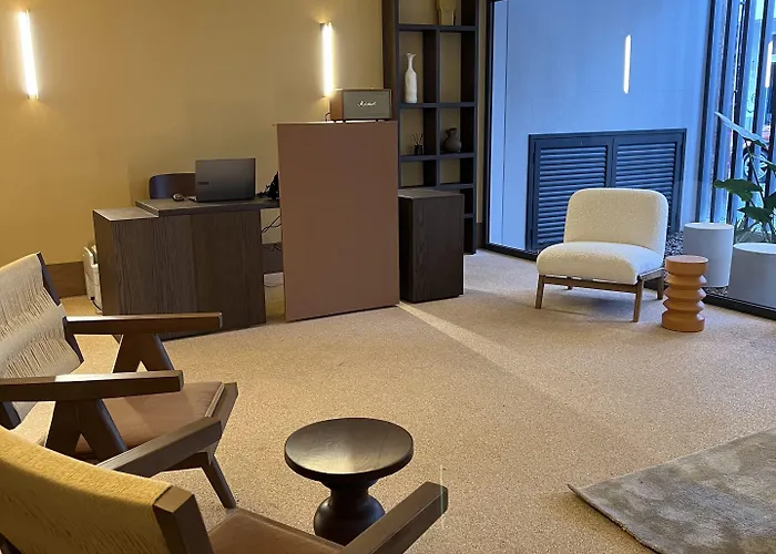 Alinea Market Agora Square 아파트호텔 레메소스