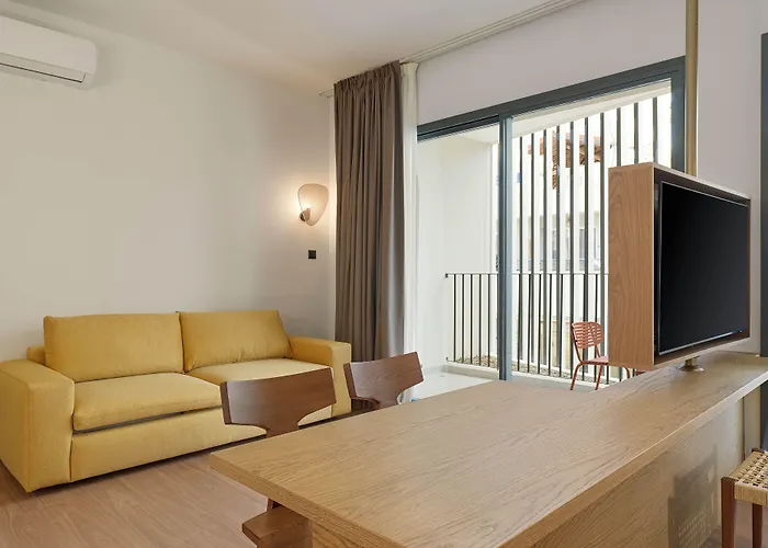 Alinea Market Agora Square 아파트호텔 레메소스